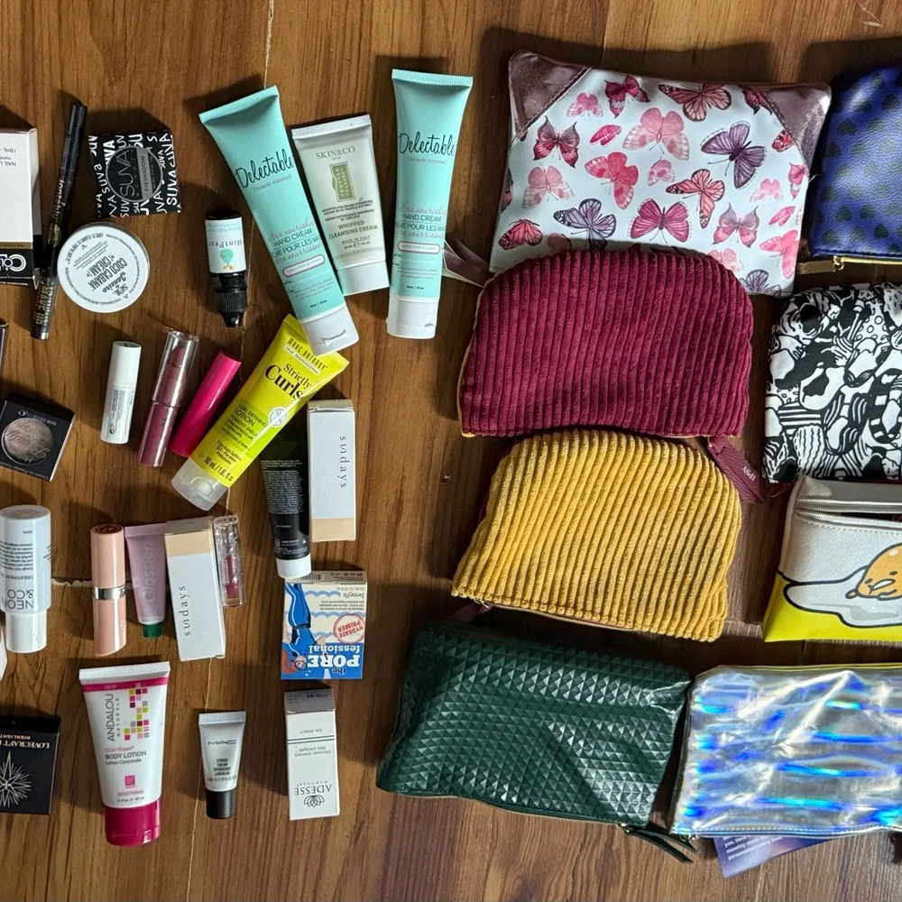 10 ipsy makeup & skincare bags lot